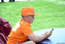 Fans of Formula 1 SOCAR Azerbaijan Grand Prix at Baku Boulevard (PHOTO)