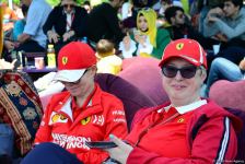 Fans of Formula 1 SOCAR Azerbaijan Grand Prix at Baku Boulevard (PHOTO)