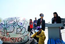 Fans of Formula 1 SOCAR Azerbaijan Grand Prix at Baku Boulevard (PHOTO)
