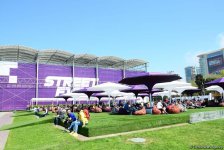 Spectators of F1 SOCAR Azerbaijan Grand Prix 2019 enjoying sights of Baku (PHOTO)