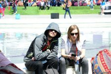 Spectators of F1 SOCAR Azerbaijan Grand Prix 2019 enjoying sights of Baku (PHOTO)