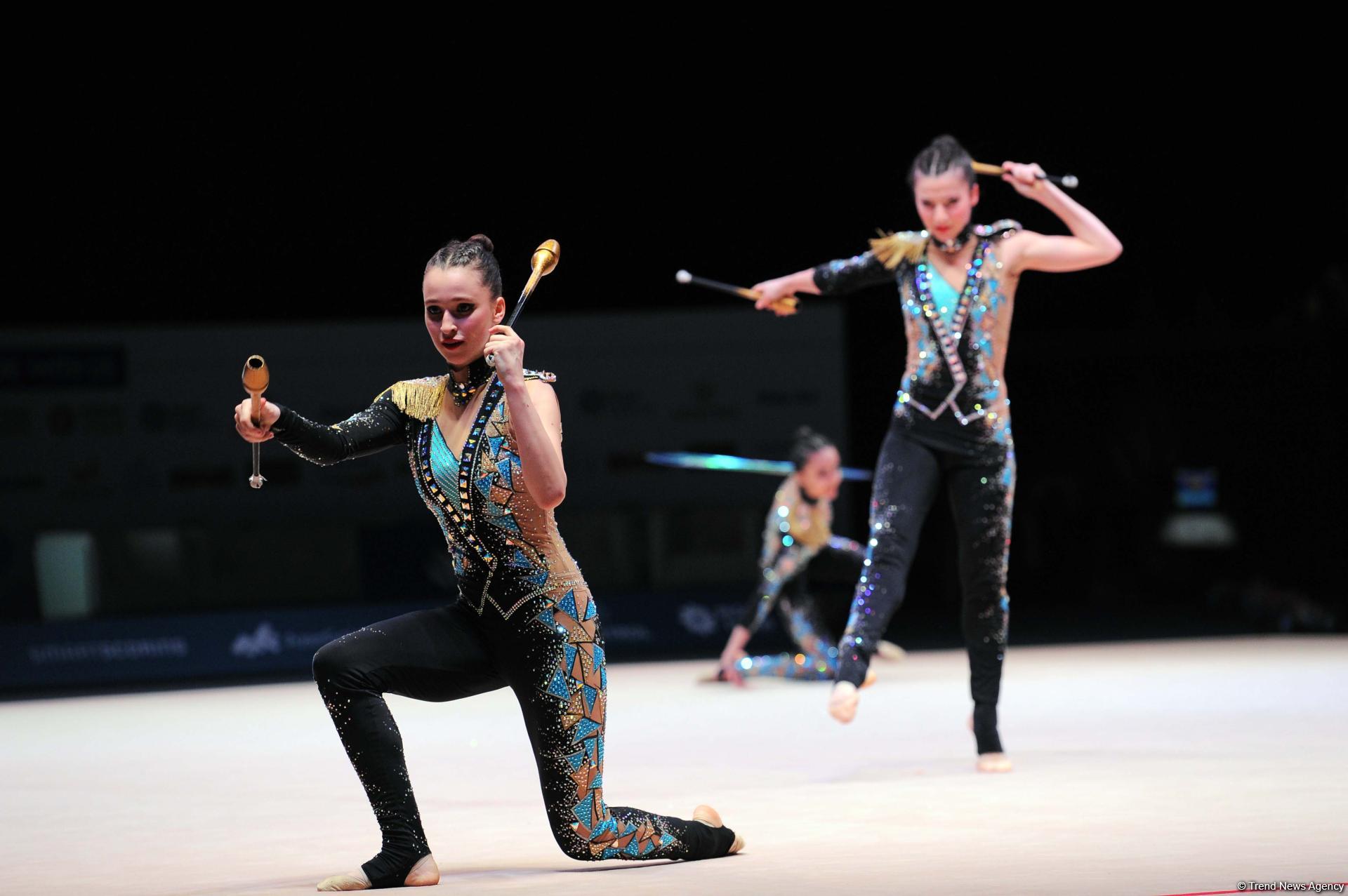 Qualifications of teams in group exercises with three hoops, two pairs of clubs held in World Cup (PHOTO)