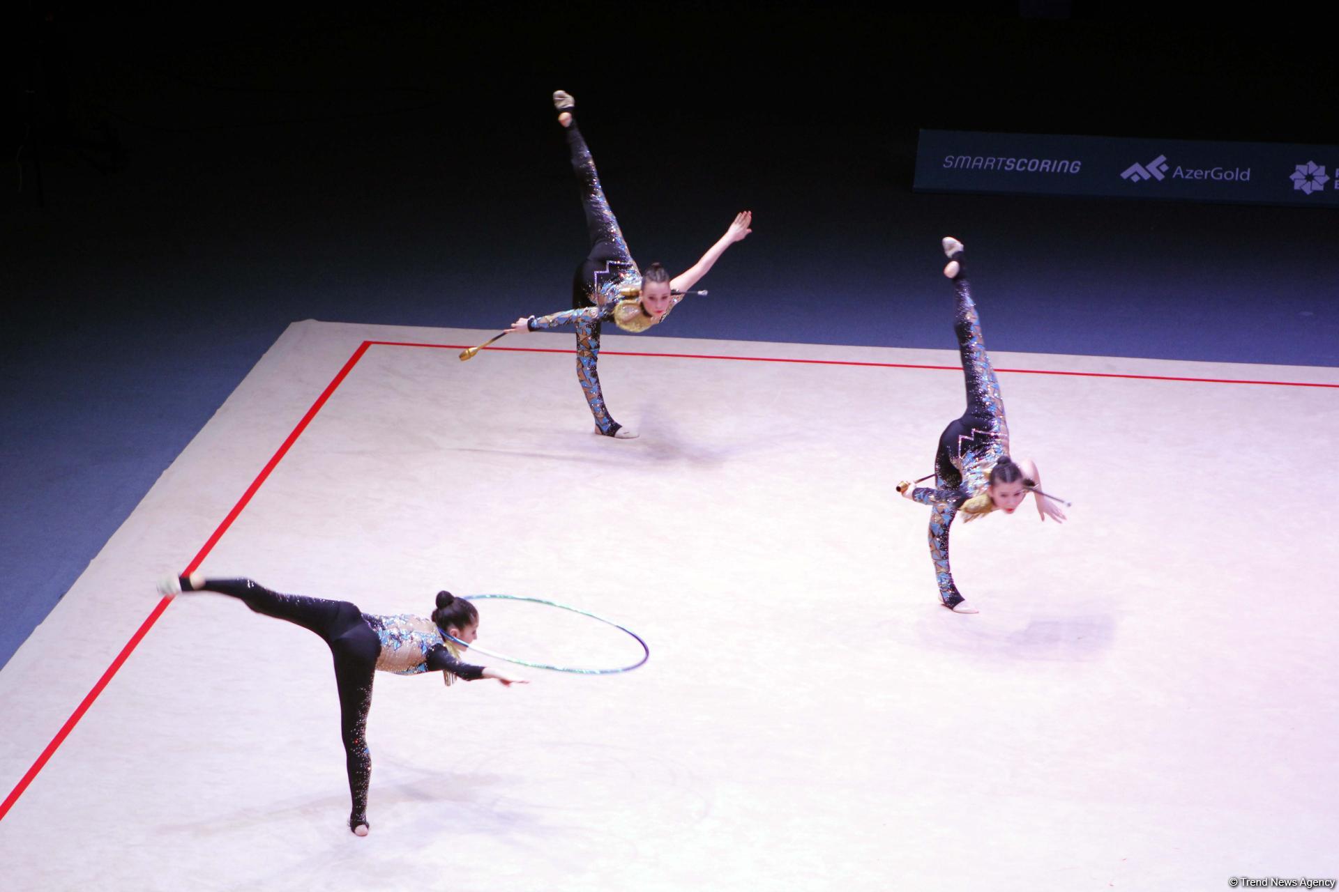 Qualifications of teams in group exercises with three hoops, two pairs of clubs held in World Cup (PHOTO)