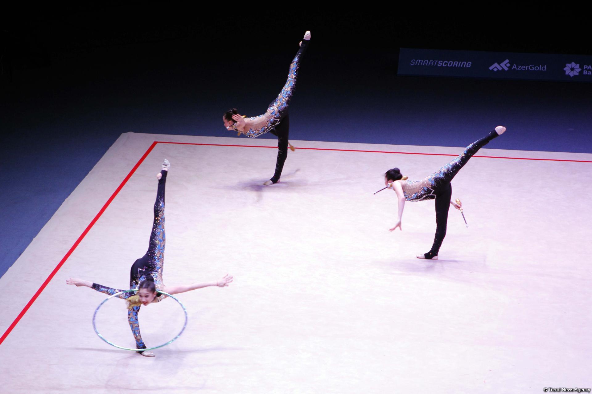 Qualifications of teams in group exercises with three hoops, two pairs of clubs held in World Cup (PHOTO)