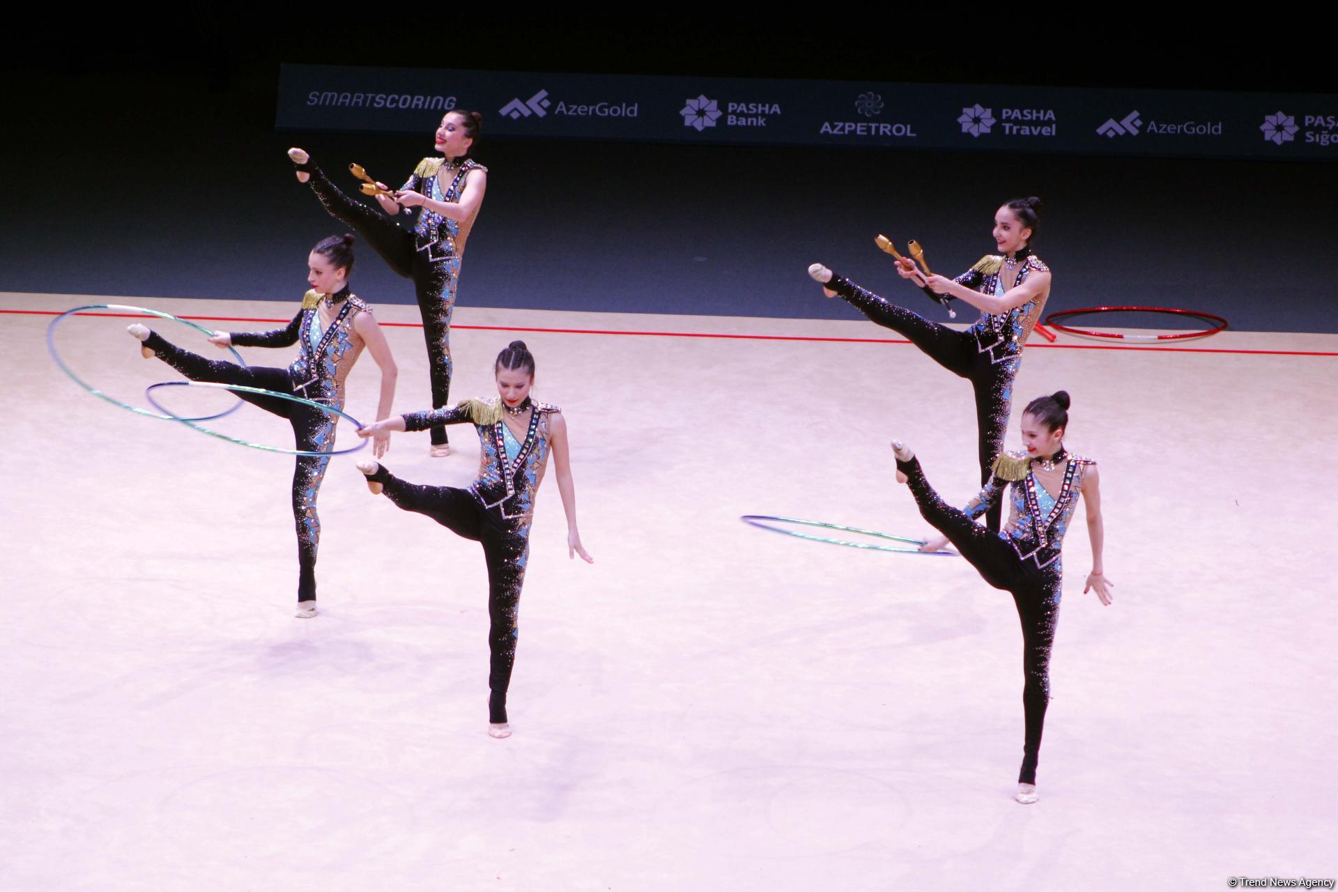 Qualifications of teams in group exercises with three hoops, two pairs of clubs held in World Cup (PHOTO)