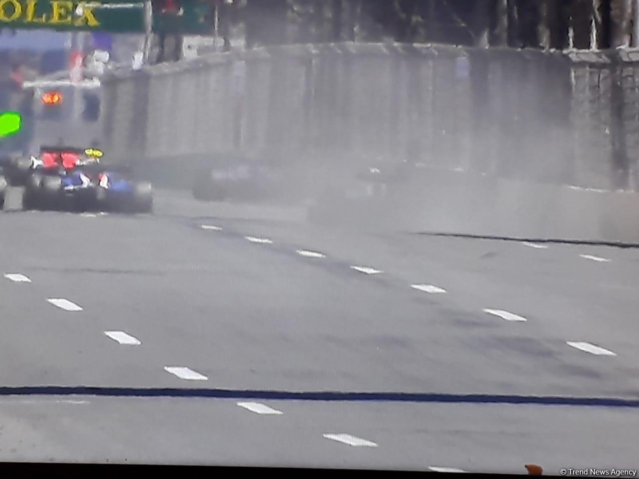 3 pilots of F2™ stop race due to accident at Formula 1 SOCAR Azerbaijan Grand Prix 2019 (PHOTO)