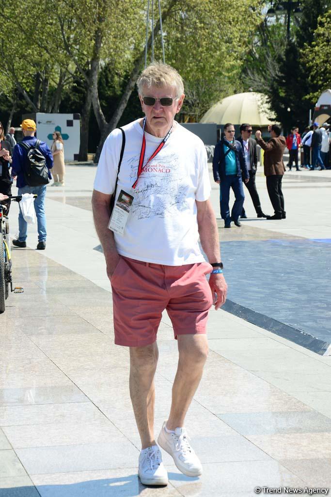 Spectators of F1 SOCAR Azerbaijan Grand Prix 2019 enjoying sights of Baku (PHOTO)