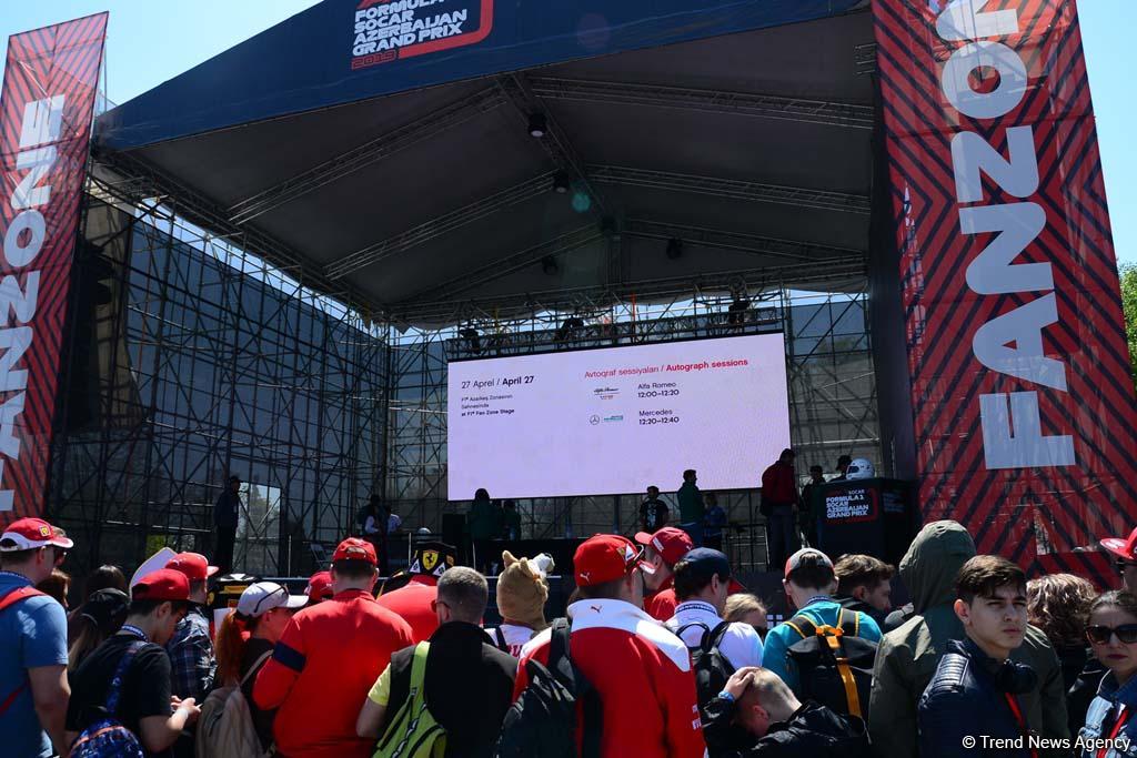 Spectators of F1 SOCAR Azerbaijan Grand Prix 2019 enjoying sights of Baku (PHOTO)