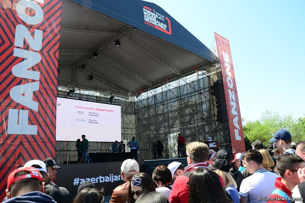 Spectators of F1 SOCAR Azerbaijan Grand Prix 2019 enjoying sights of Baku (PHOTO)