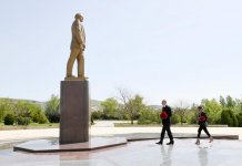 Azerbaijani president, first lady arrive in Gobustan district (PHOTO)