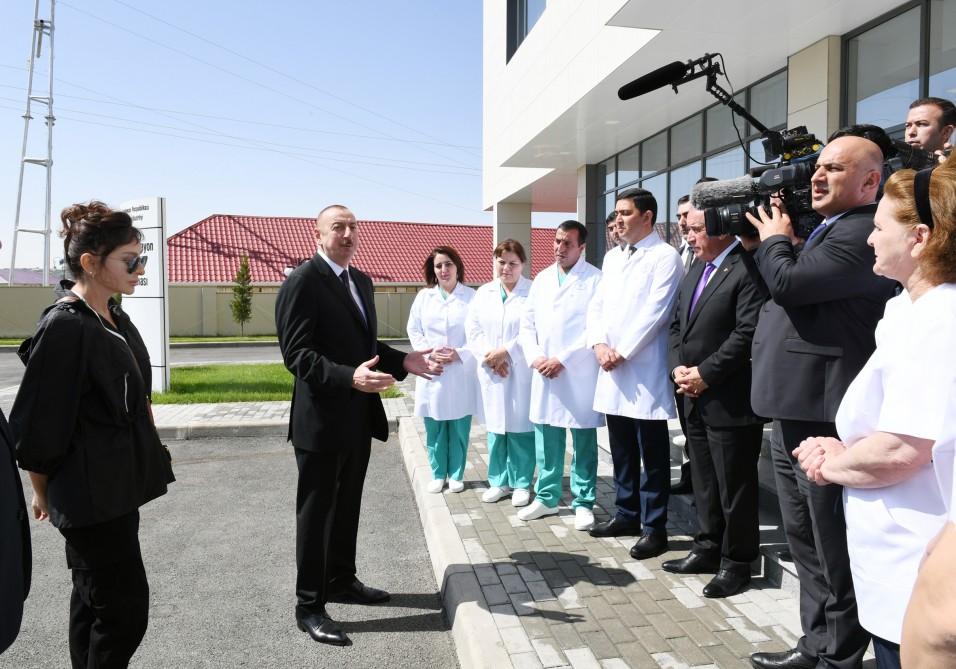 Azerbaijani president, first lady inaugurate Gobustan District Central Hospital (PHOTO)