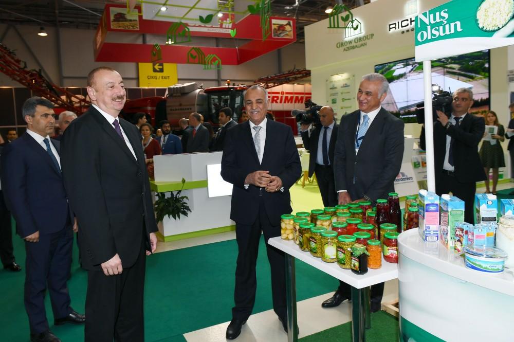 President Aliyev views 25th Azerbaijan International Food Industry and 13th Azerbaijan International Agriculture exhibitions (PHOTO)