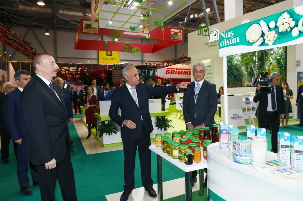President Aliyev views 25th Azerbaijan International Food Industry and 13th Azerbaijan International Agriculture exhibitions (PHOTO)