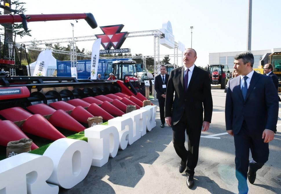 President Aliyev views 25th Azerbaijan International Food Industry and 13th Azerbaijan International Agriculture exhibitions (PHOTO)