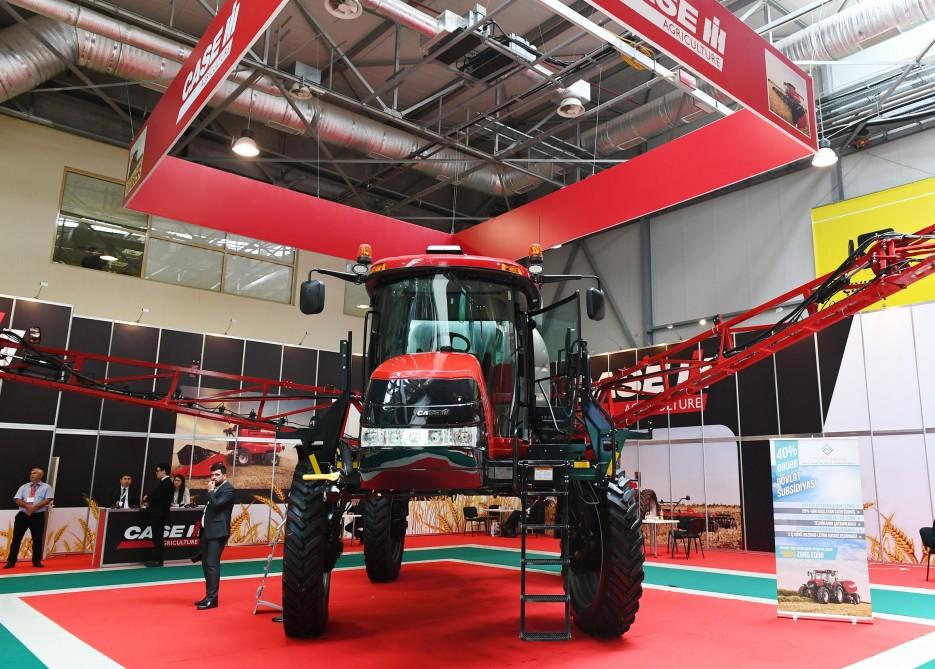 President Aliyev views 25th Azerbaijan International Food Industry and 13th Azerbaijan International Agriculture exhibitions (PHOTO)