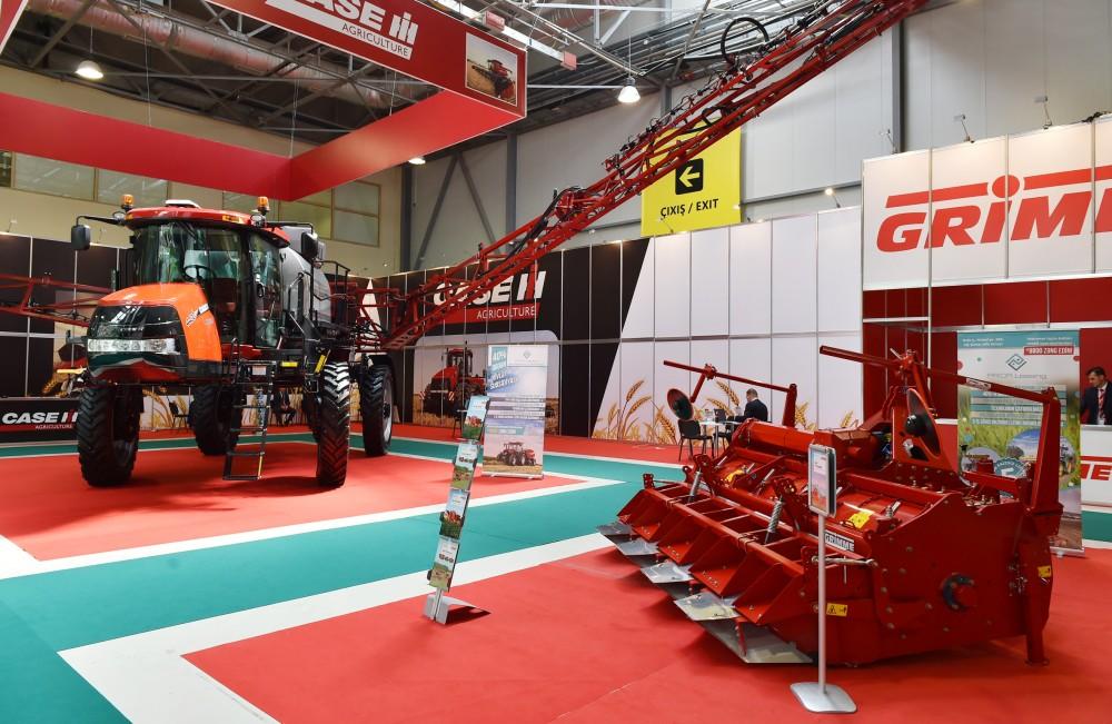 President Aliyev views 25th Azerbaijan International Food Industry and 13th Azerbaijan International Agriculture exhibitions (PHOTO)