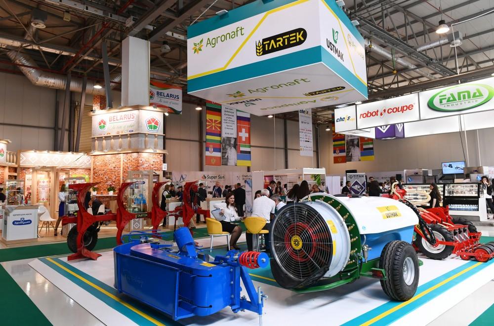 President Aliyev views 25th Azerbaijan International Food Industry and 13th Azerbaijan International Agriculture exhibitions (PHOTO)