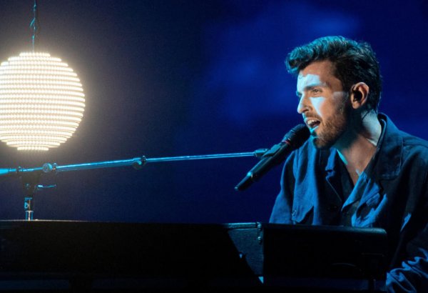 Netherlands' Duncan Laurence announced as winner (PHOTO, VIDEO)