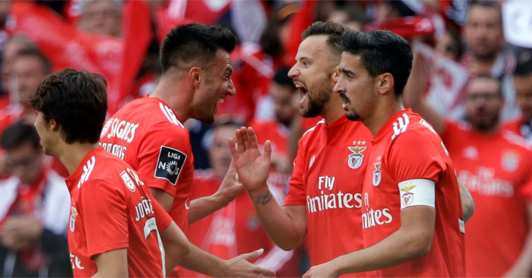 Benfica beat Juventus to reach Champions League last 16