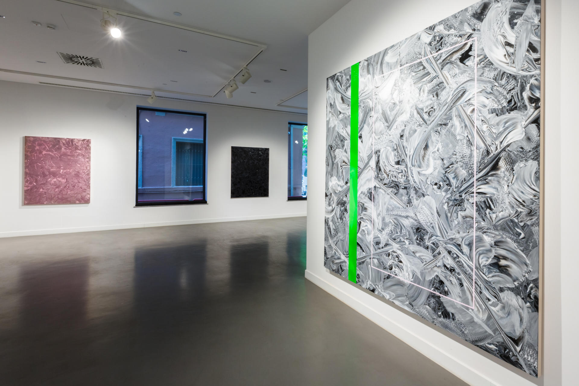 Stanley Casselman's "Labyrinths of Light" exhibition opens in Baku (PHOTO)