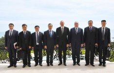 Azerbaijani president receives delegation led by Chinese FM (PHOTO)