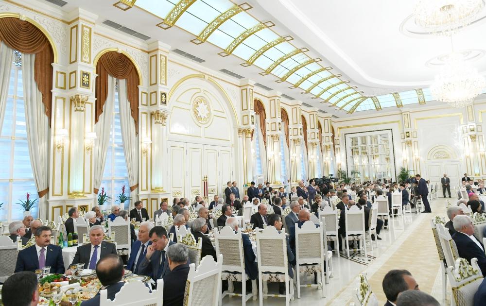 President Ilham Aliyev attended Iftar ceremony on the occasion of holy month of Ramadan (PHOTO)