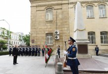 President Ilham Aliyev visits monument to Azerbaijan Democratic Republic (PHOTO)