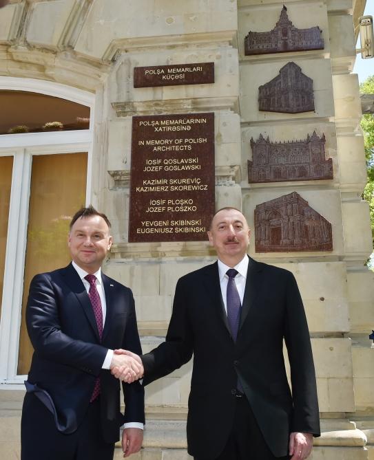 Azerbaijani, Polish presidents unveil memorial plaques commemorating Polish architects in Baku (PHOTO)