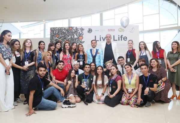 Vice-President of Heydar Aliyev Foundation Leyla Aliyeva views “Live Life” exhibition (PHOTO)