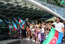 Victorious Azerbaijani gymnast returns home from FIG Championships in Moscow (PHOTO)