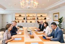 Azerbaijani first VP meets with French minister of economy and finance (PHOTO)