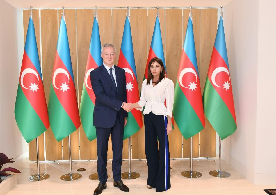 Azerbaijani first VP meets with French minister of economy and finance (PHOTO)