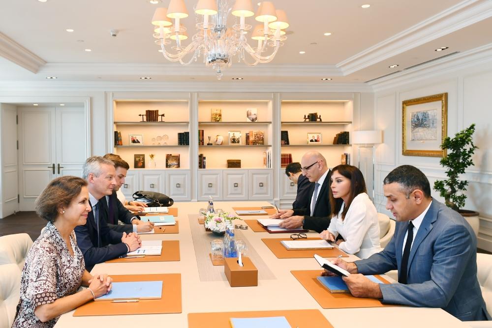 Azerbaijani first VP meets with French minister of economy and finance (PHOTO)
