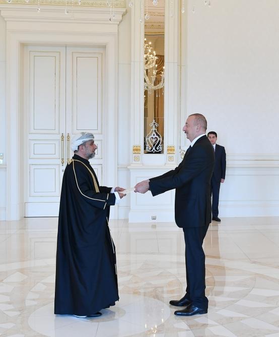 Azerbaijani president receives credentials of incoming Omani ambassador (PHOTO)