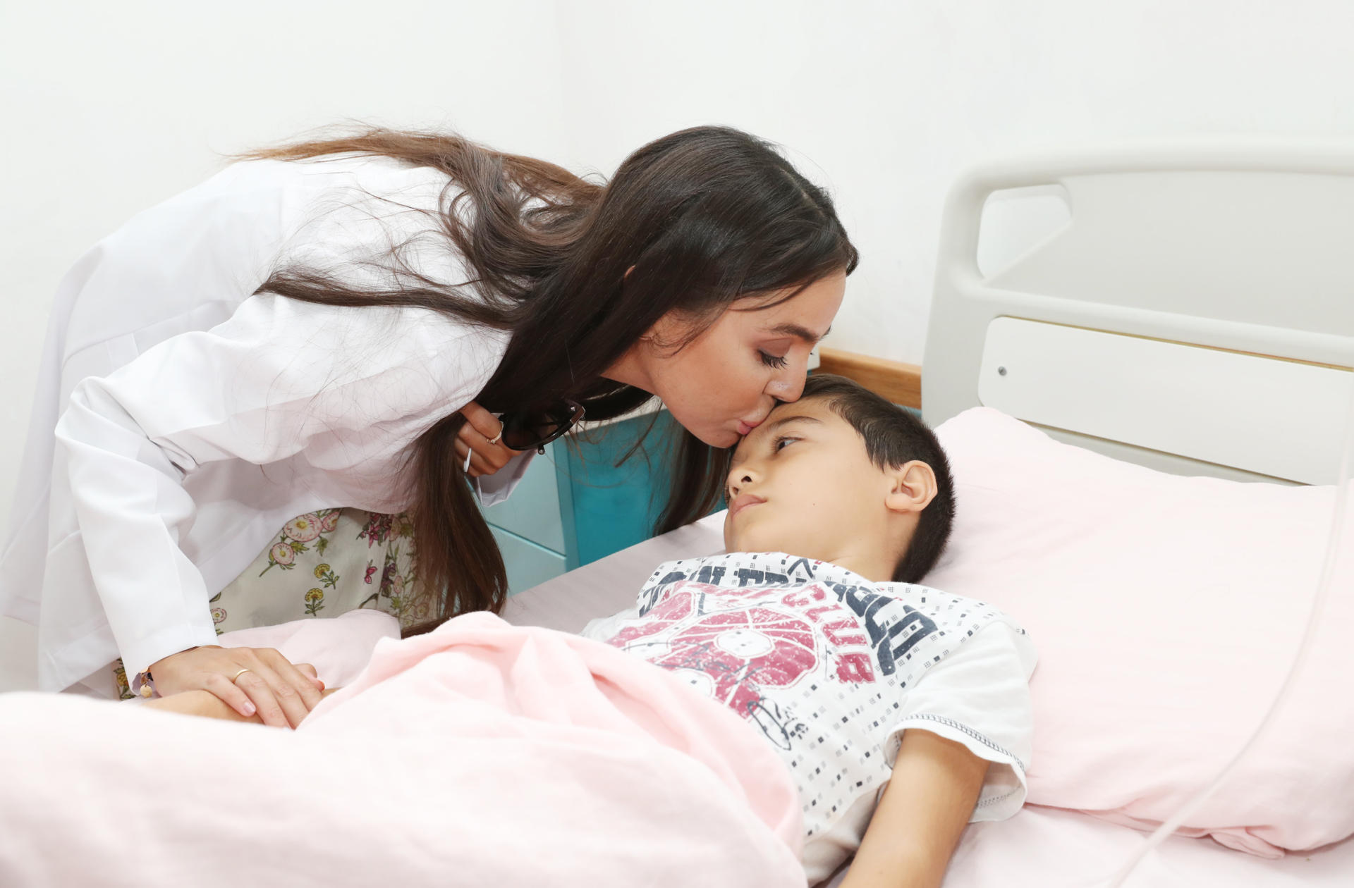 Vice-President of Heydar Aliyev Foundation Leyla Aliyeva visits several medical centers in Baku (PHOTO)