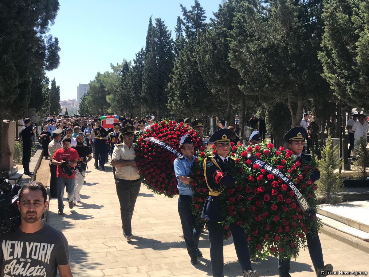 Farewell ceremony for pilot of Azerbaijani crashed MiG-29 aircraft underway (PHOTO)