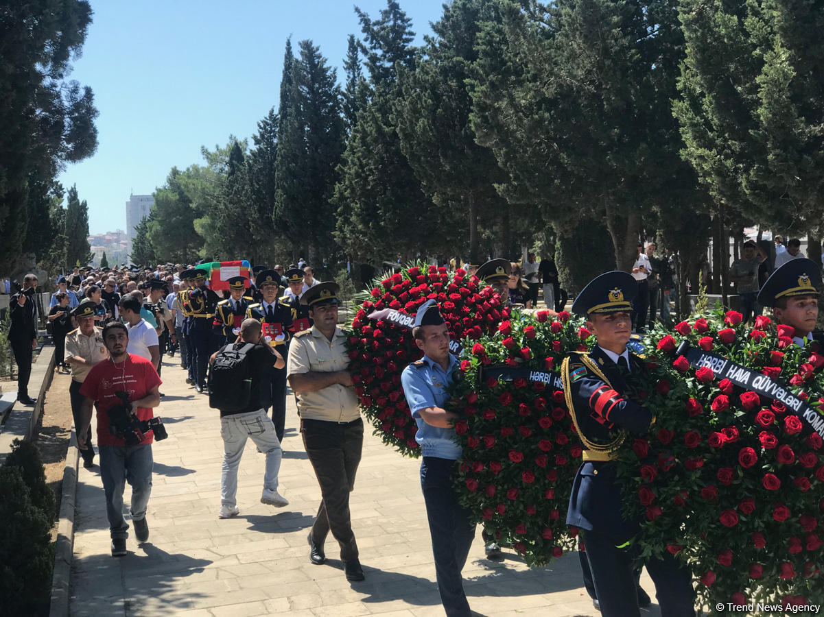 Farewell ceremony for pilot of Azerbaijani crashed MiG-29 aircraft underway (PHOTO)
