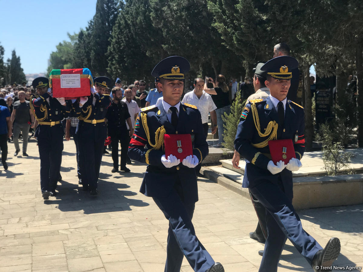 Farewell ceremony for pilot of Azerbaijani crashed MiG-29 aircraft underway (PHOTO)
