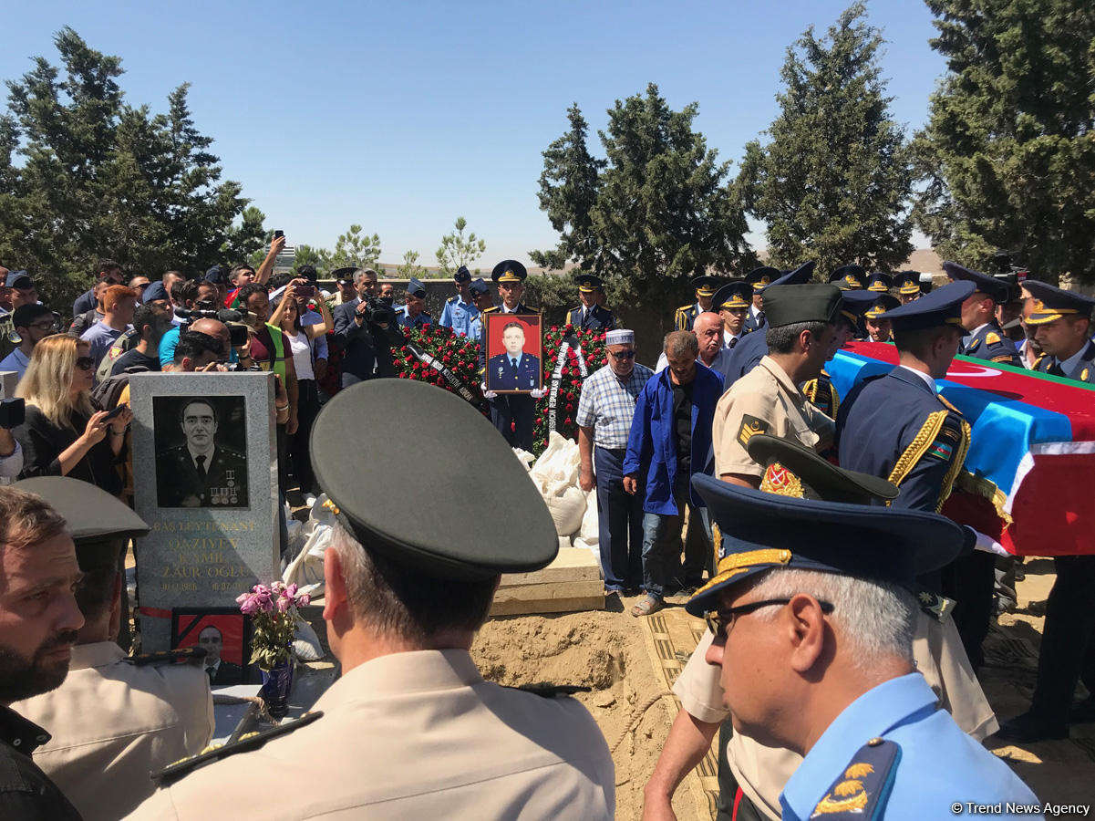 Farewell ceremony for pilot of Azerbaijani crashed MiG-29 aircraft underway (PHOTO)