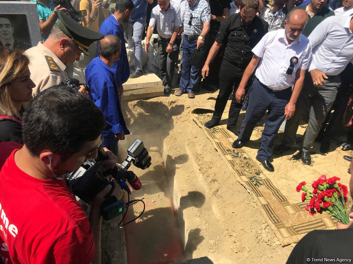 Farewell ceremony for pilot of Azerbaijani crashed MiG-29 aircraft underway (PHOTO)