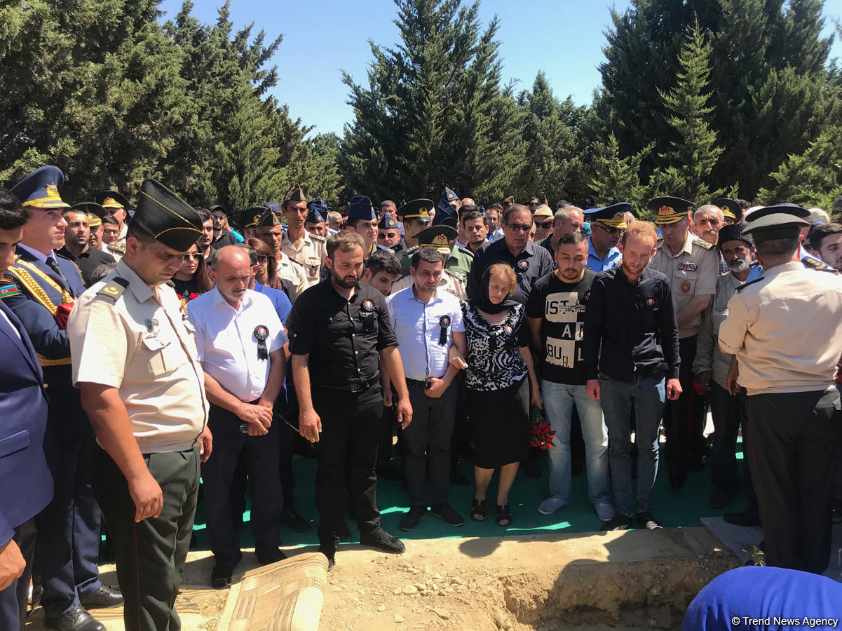 Farewell ceremony for pilot of Azerbaijani crashed MiG-29 aircraft underway (PHOTO)
