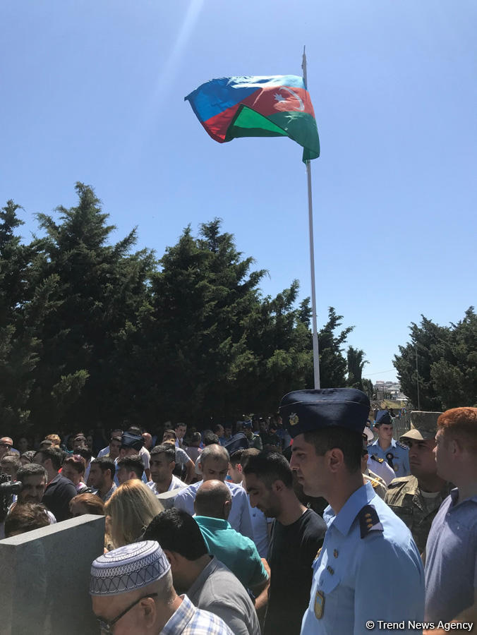 Farewell ceremony for pilot of Azerbaijani crashed MiG-29 aircraft underway (PHOTO)