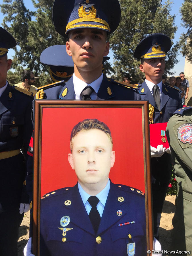 Farewell ceremony for pilot of Azerbaijani crashed MiG-29 aircraft underway (PHOTO)