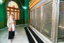 First Vice-President Mehriban Aliyeva presented with Quran at Bibiheybet shrine