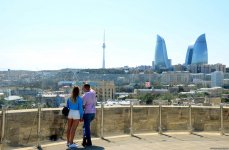 Baku’s Mysterious Tower (PHOTO)