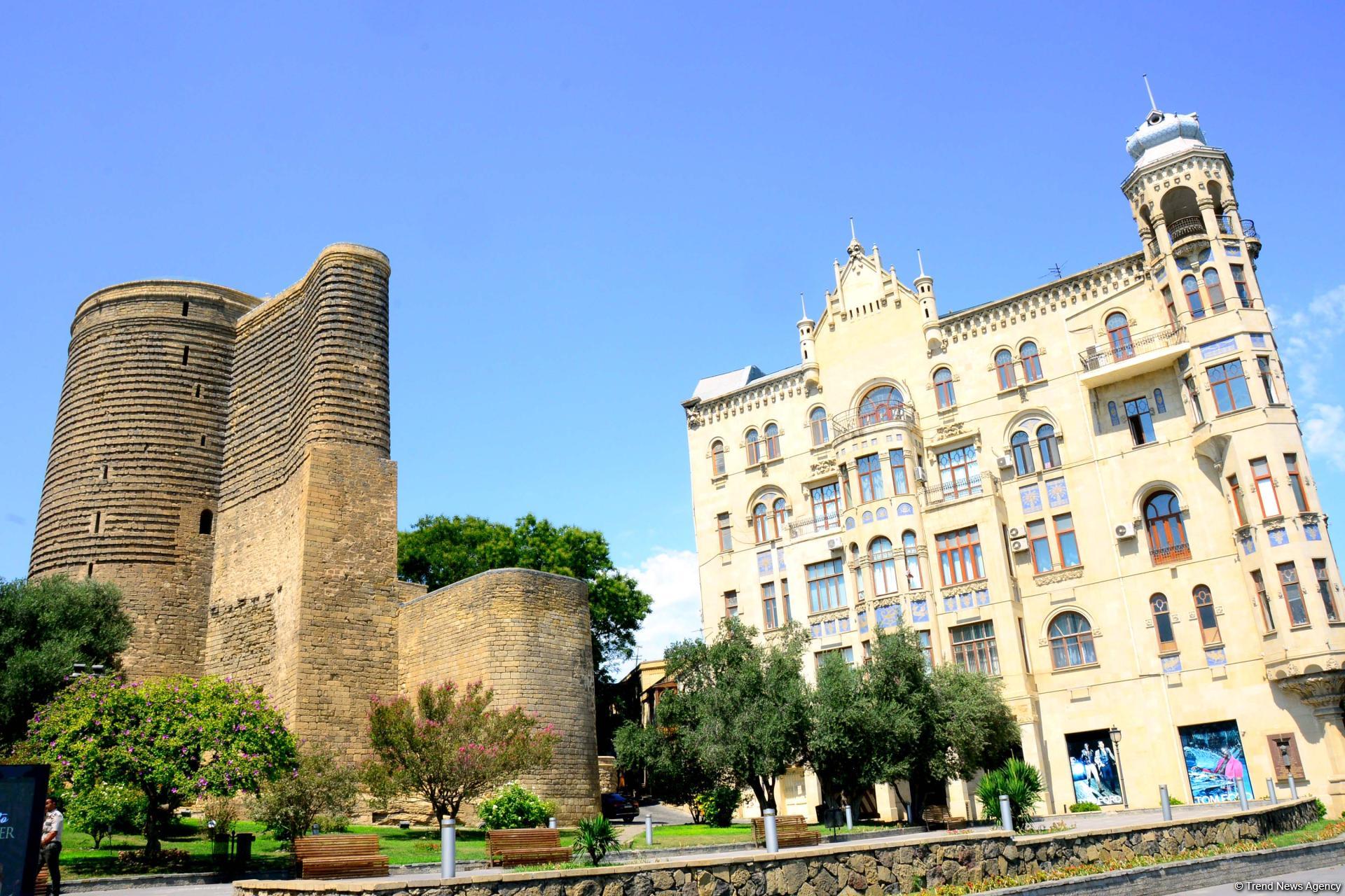 Baku’s Mysterious Tower (PHOTO)