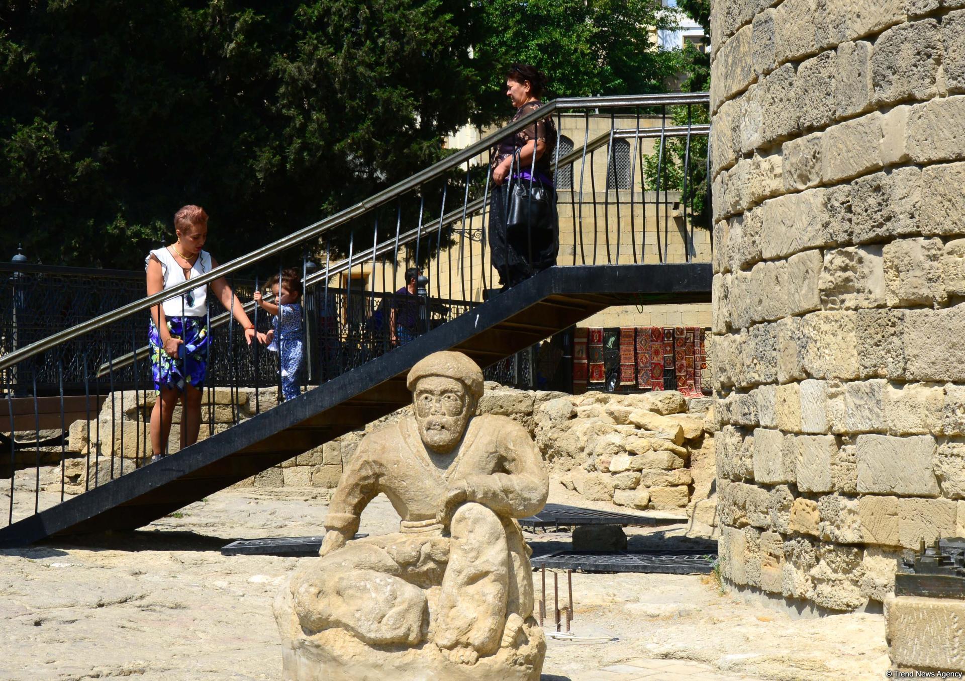 Baku’s Mysterious Tower (PHOTO)