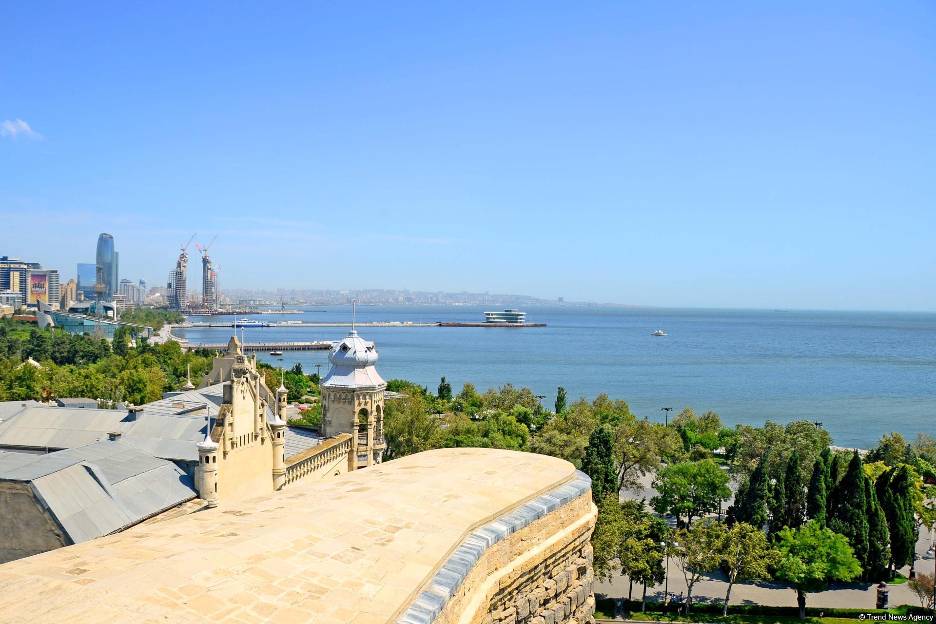 Baku’s Mysterious Tower (PHOTO)