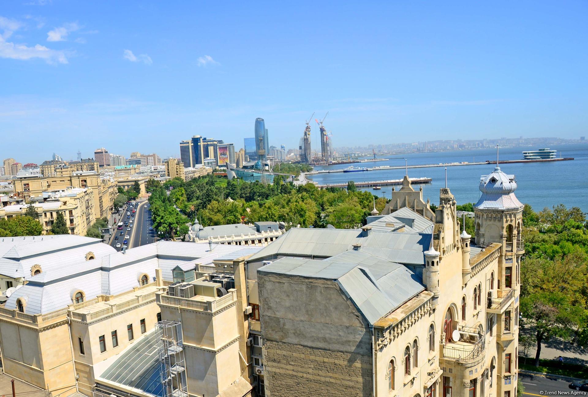 Baku’s Mysterious Tower (PHOTO)