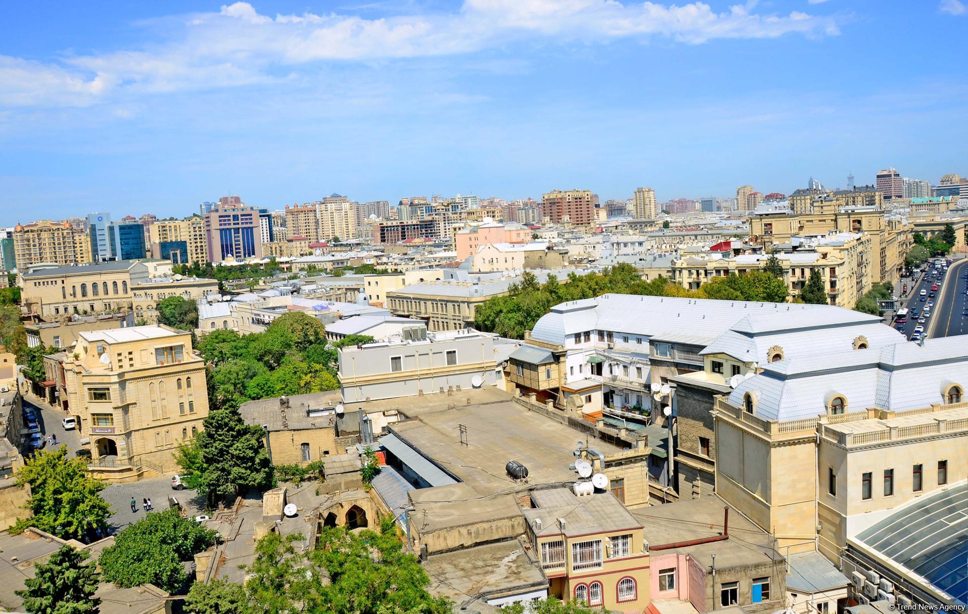 Baku’s Mysterious Tower (PHOTO)